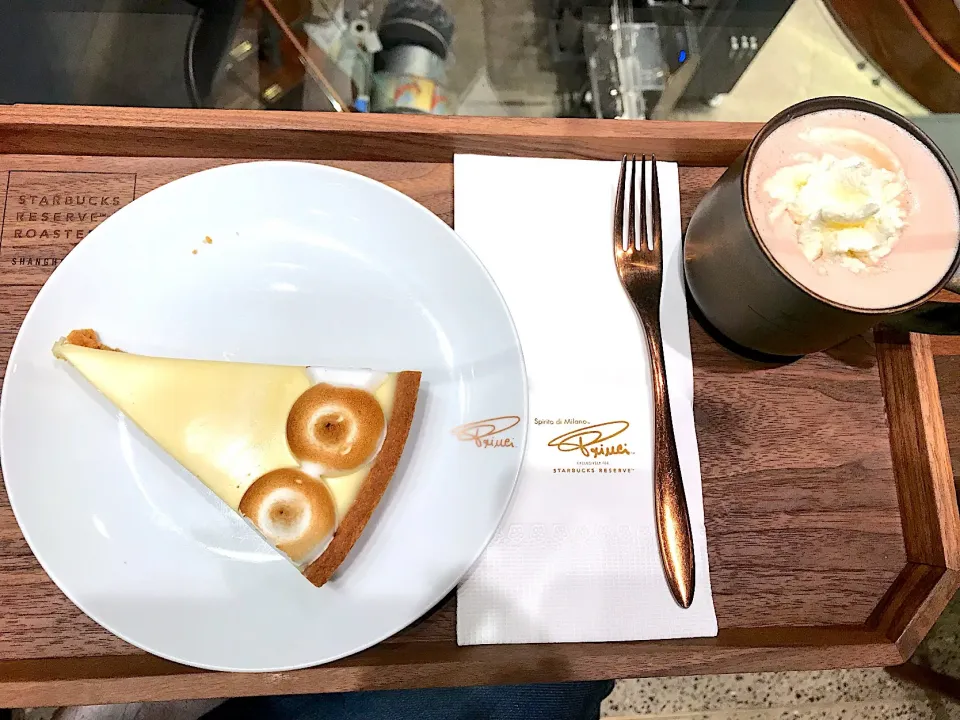 Lemon tart & hot chocolate|Sky Blueさん