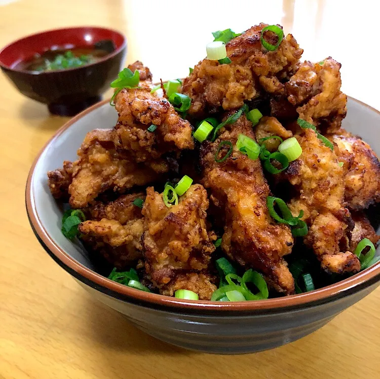 Snapdishの料理写真:唐揚げマウンテン丼|ガク魁‼︎男飯さん