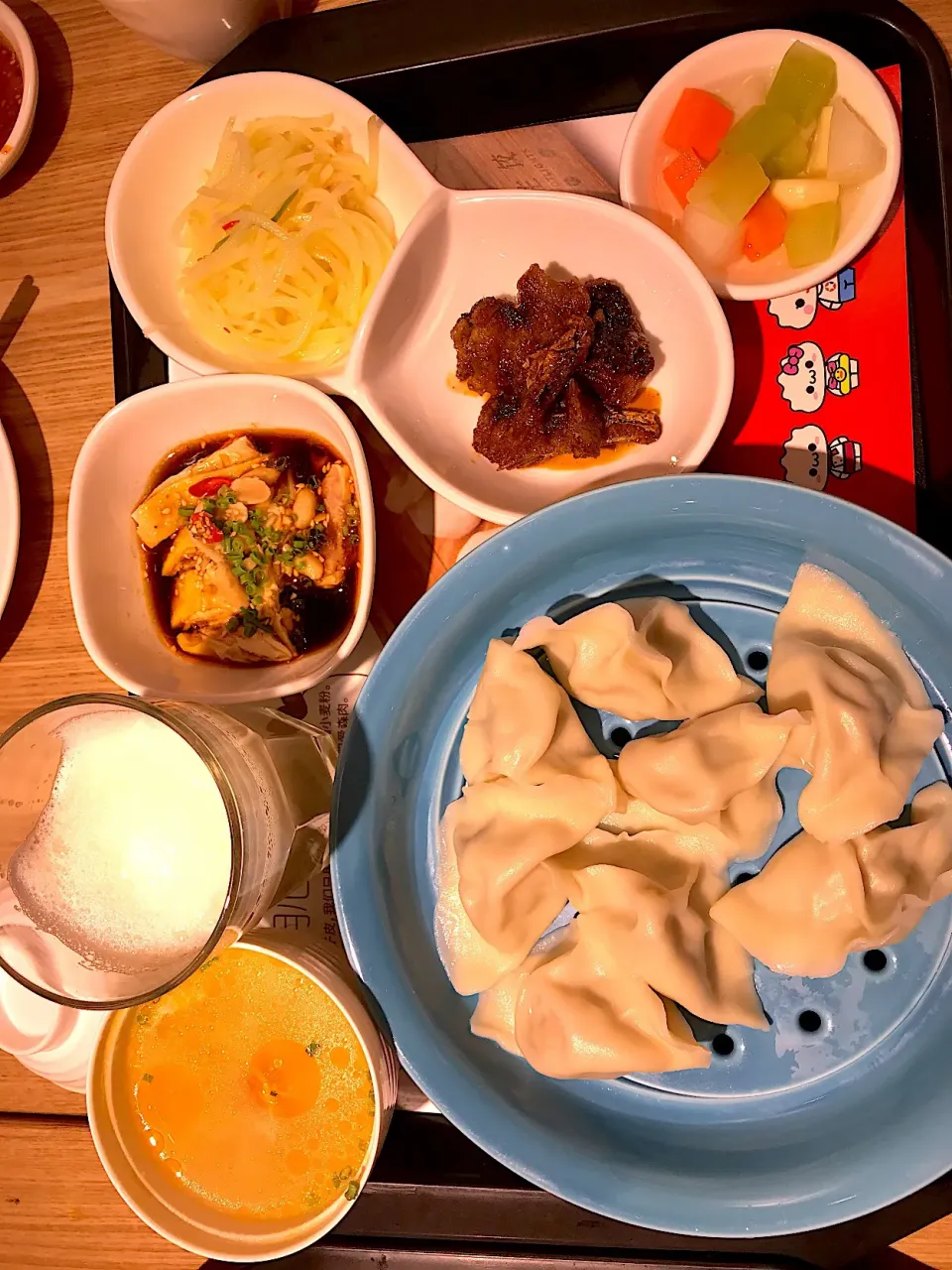 Vegetables dumplings with chicken, erispy smoked fish, shredded potatoes, tomato egg soup|Sky Blueさん