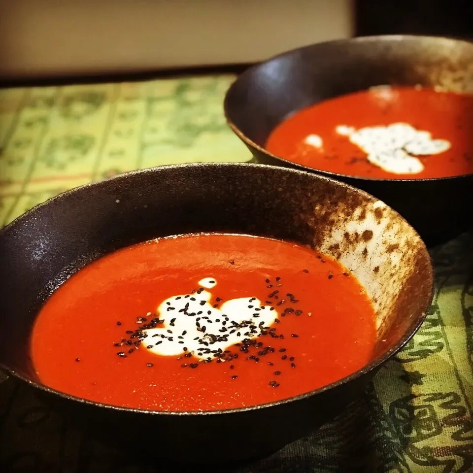 Fresh Beetroot & Tomato Soup with fresh Yoghurt|Emanuel Hayashiさん