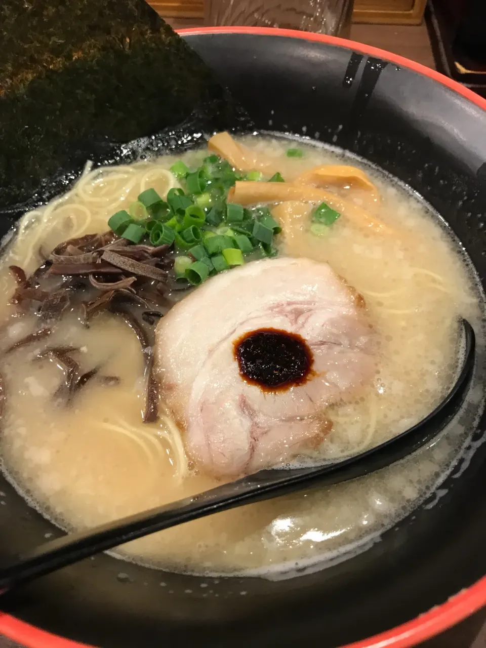 Snapdishの料理写真:豚骨らーめん|手品先輩さん