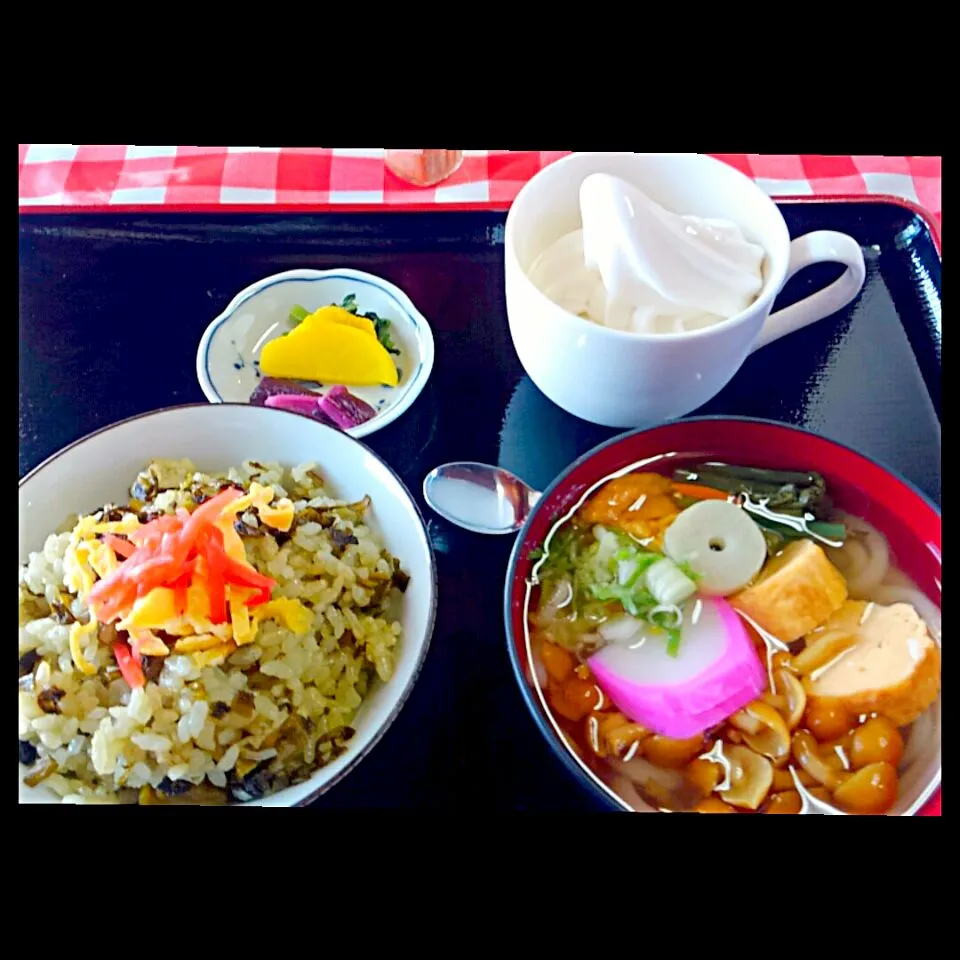 本日の賄い(3/28  ちょこっと高菜飯＆うどんとデザート❤)|かぴかぴさん