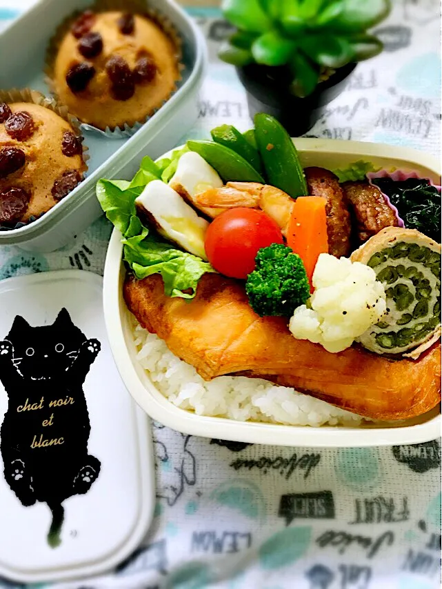 今日も旦那様弁当🍱🍙|kiyomi sakuraiさん