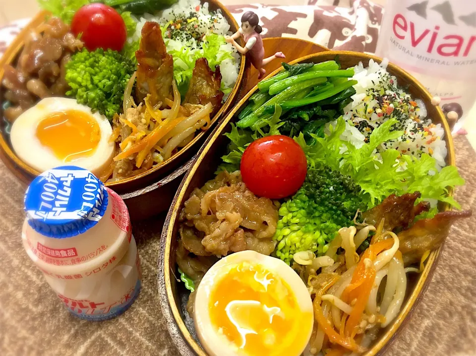 Snapdishの料理写真:豚生姜焼き🐷&真鴨の味玉&人参🥕ともやしのツナ炒め&ゴボウの唐揚げ&ほうれん草のおひたし&わさび菜&プチトマト🍅の夫婦お弁当♪

 #弁当  #フチ子  #夫婦お弁当 #昨日飲みすぎ|桃実さん