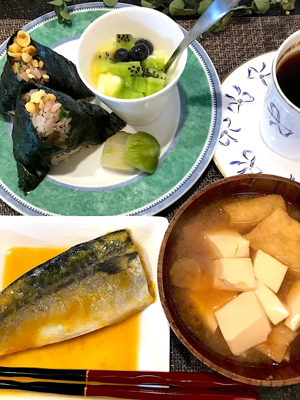 たぬきおむすび🍙で朝ご飯|シュトママさん