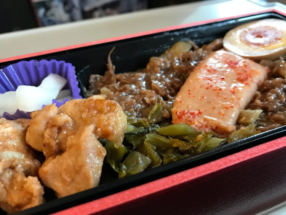 Snapdishの料理写真:国産黒毛和牛と博多やまや辛子明太子弁当🍱|buhizouさん