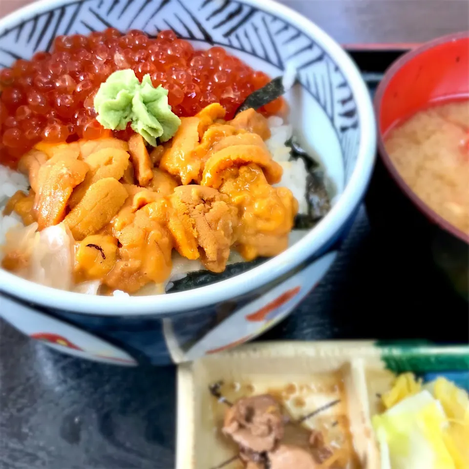 うにいくら丼|venerdiさん