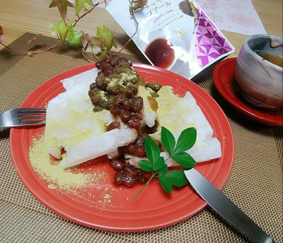 ふわもちモッフルの小豆抹茶きな粉がけ＆チャイプーアール😌💓|sakurakoさん