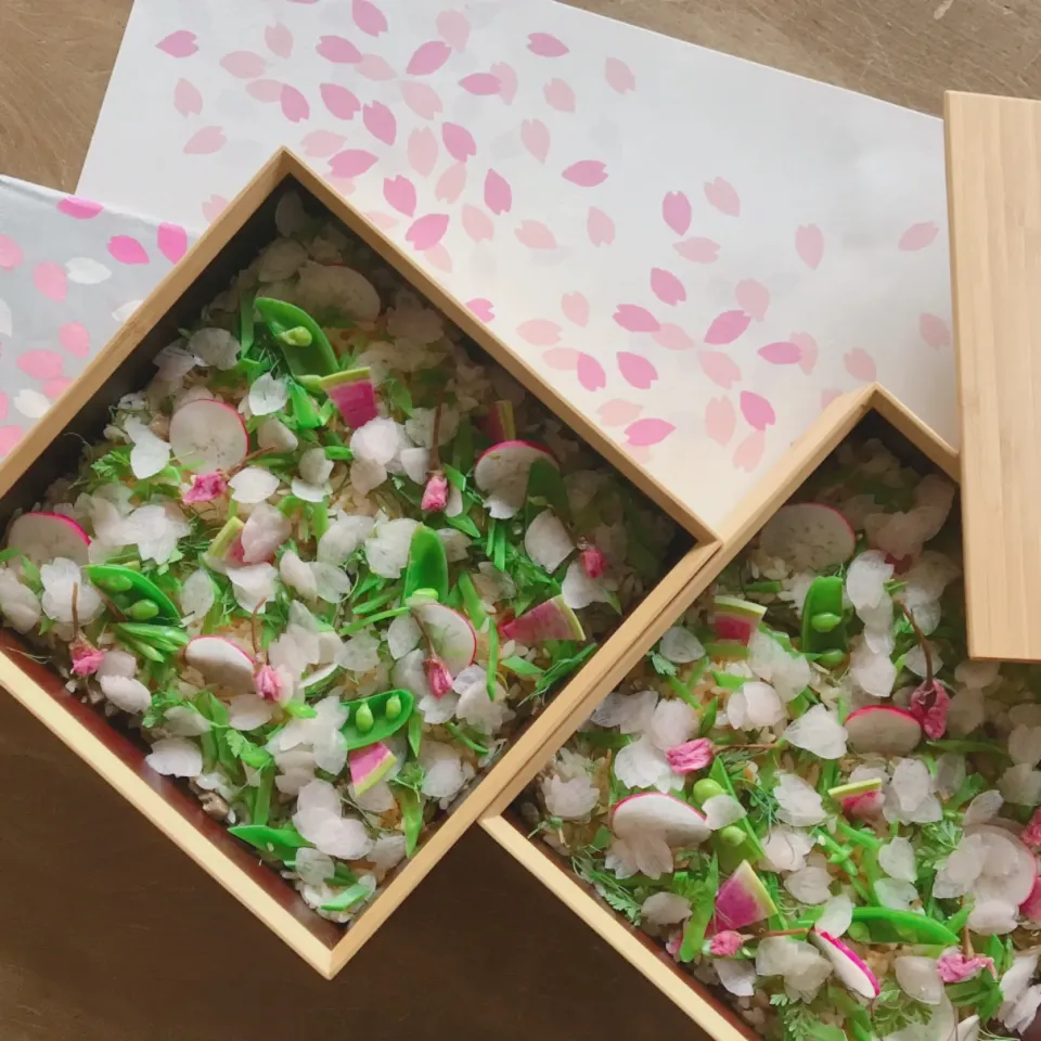 桜の花びら散るベジばらずし〜お重箱バージョン〜|Kaori Shimizuさん