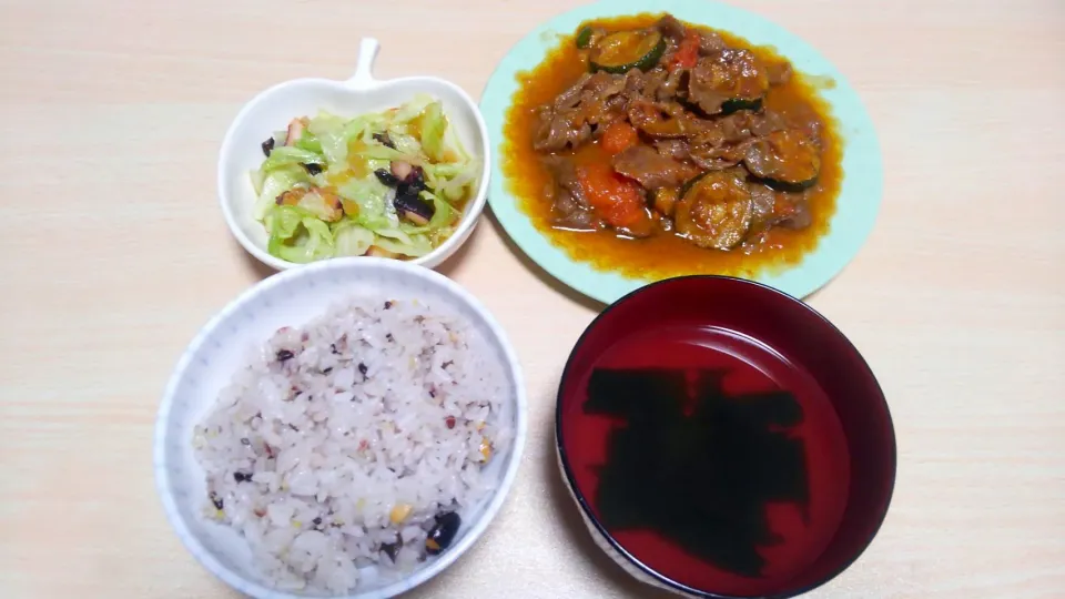 ２月２７日　牛肉とズッキーニのトマト炒め　タコサラダ　わかめスープ|いもこ。さん