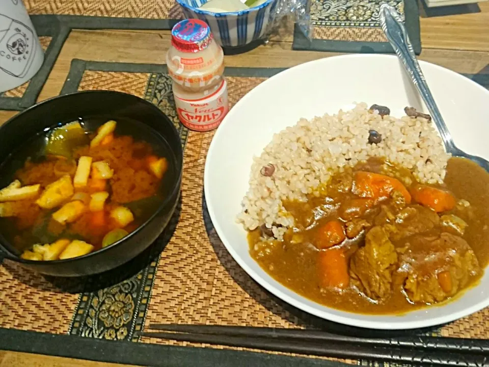 カレーライス&わかめの味噌汁|まぐろさん