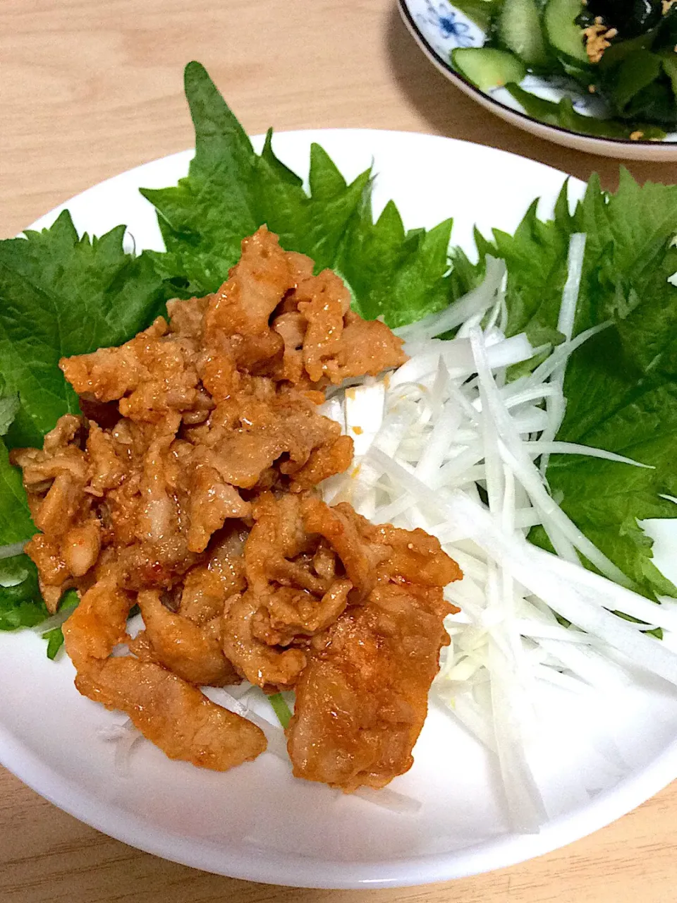 肉味噌炒め 大葉と白髪葱添え|ひよこさん