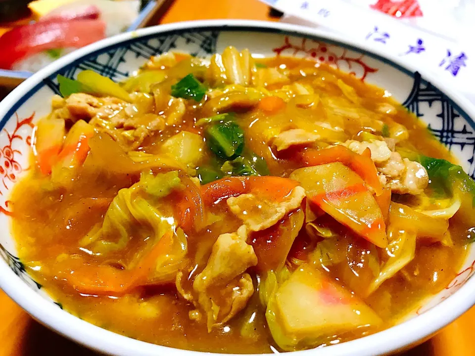 やっぱりカレー丼が好き😁 具材のバランスが良いし出汁が利いてて美味しい😊🍺|ジイジさん