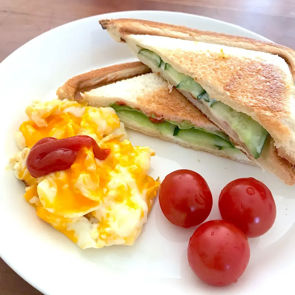 ホットサンドの朝ごはん|クッキじぃ。さん