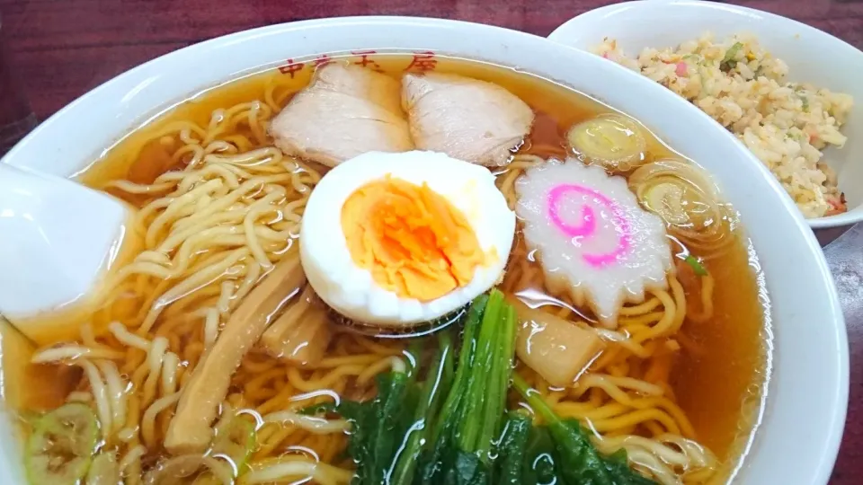 Snapdishの料理写真:中華専門 玉屋 の ラーメン半チャンセット ＠ 十条、東十条18054|大脇さん