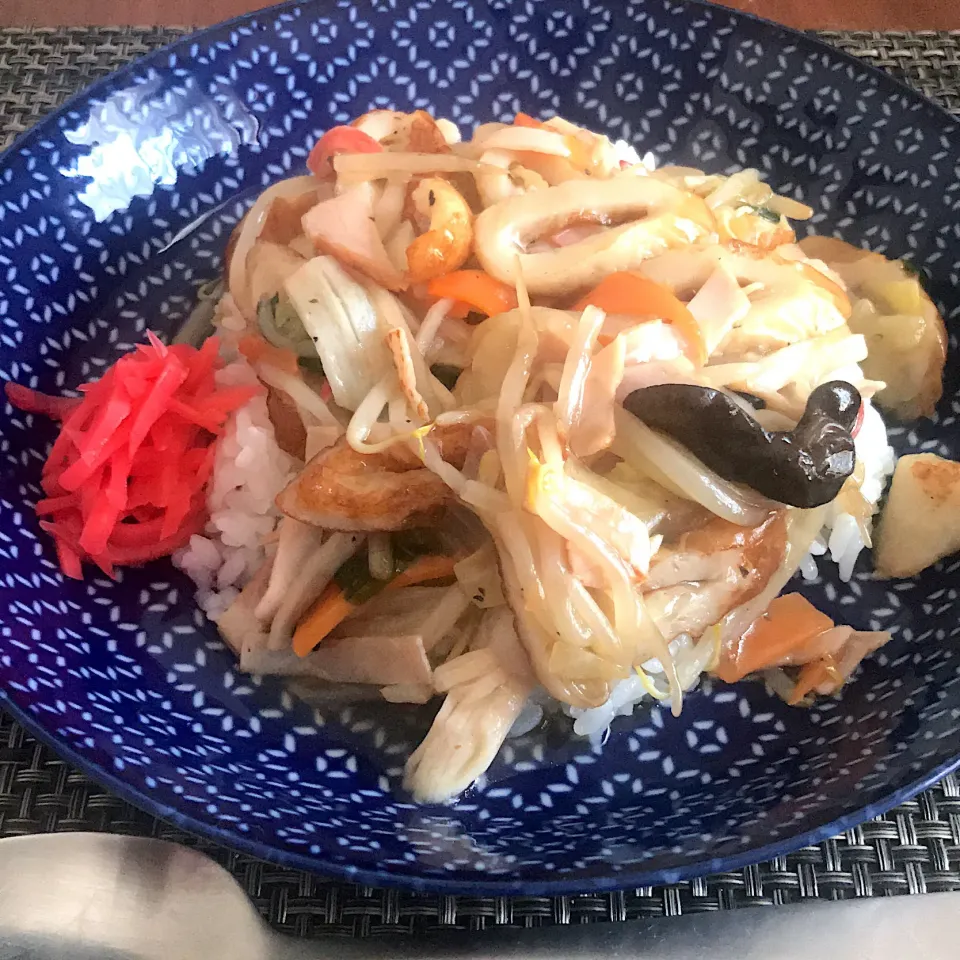 Snapdishの料理写真:中華丼 #昼ごはん  #単身赴任飯|Koichi GOGOさん