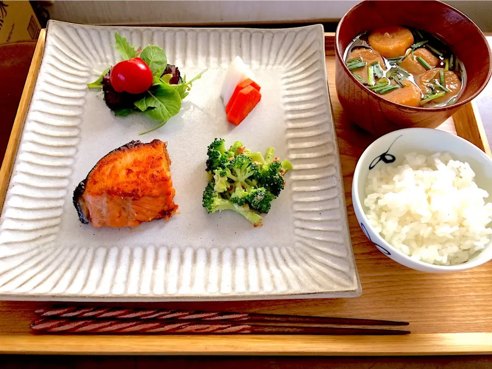 鮭の西京焼きで朝ごはん|翡翠さん