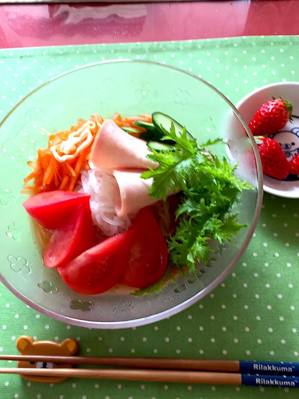 今シーズン初！冷麺！
トマト冷麺🍅作りました。
 #トマト  #冷麺 #カルディ のだよ
 #リラックマ|チィズママさん