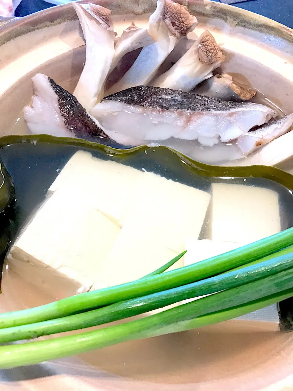 鱈と湯豆腐の鍋|シュトママさん