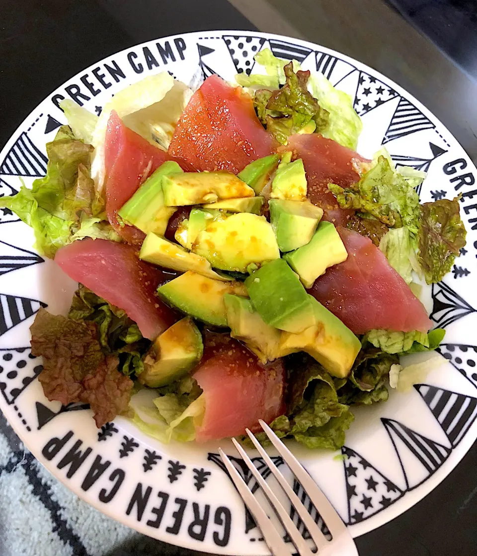 Snapdishの料理写真:マグロアボカドサラダ🥑|ゆかりさん