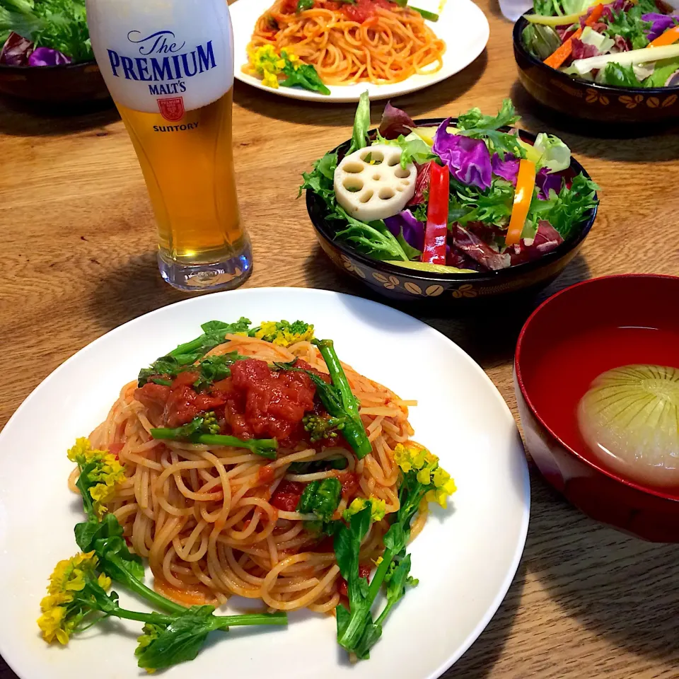 #vegan 
菜の花のトマトソースパスタ
新玉ねぎのスープ|makiko_aさん