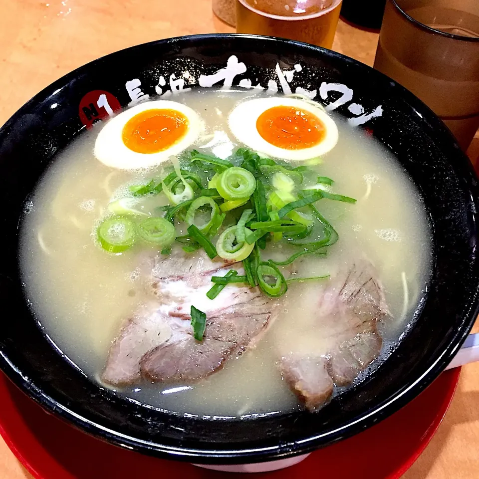 Snapdishの料理写真:長浜ナンバーワンラーメンin博多|kumikoさん