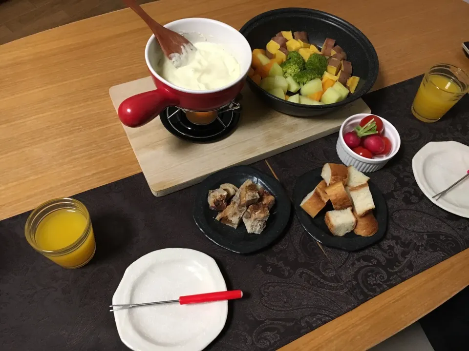 Snapdishの料理写真:イースターフォンデュ🧀|csigapogiさん