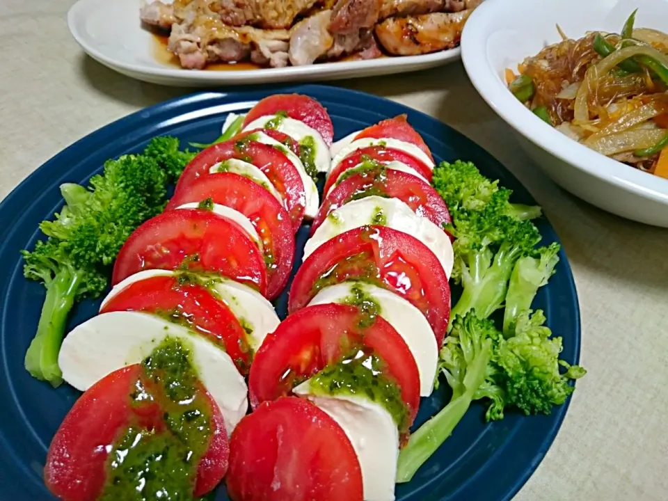 ☆今日の晩ごはん☆    カプレーゼ  照り焼きチキン     チャプチェ|hamamaさん