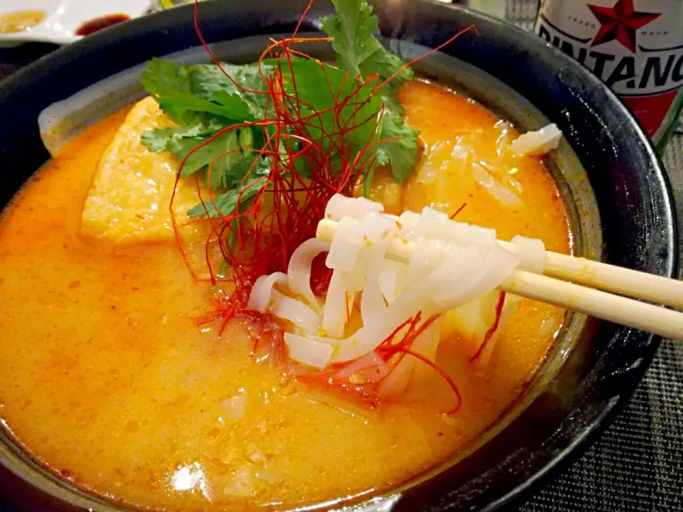 Snapdishの料理写真:天満のカフェ マラッカさんで
マレーシア麺🍜ラクサ🍜|korinoさん