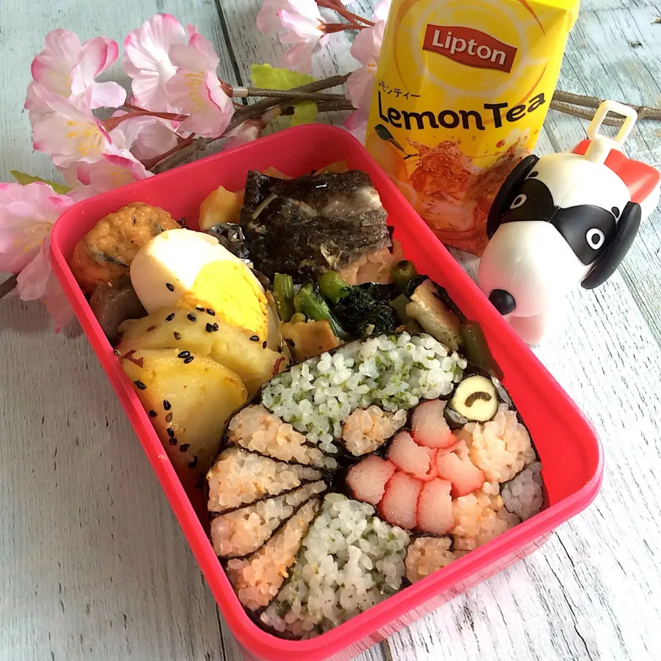 金魚のデコ巻き寿司弁当🍙|夢ーテルさん