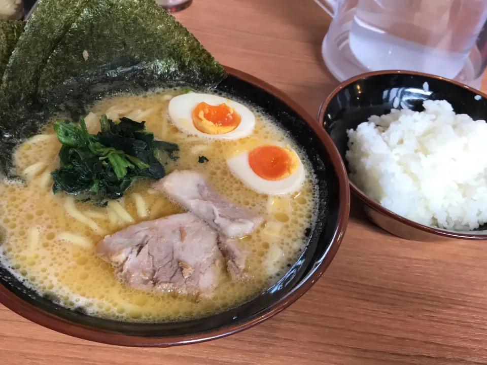 味玉ラーメン・ライス（おかわり自由）👍|まさとさん