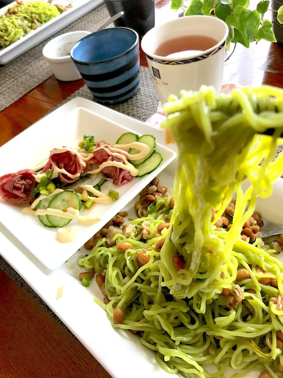 知床昆布麺のネバネバトロトロ盛り🥗|シュトママさん