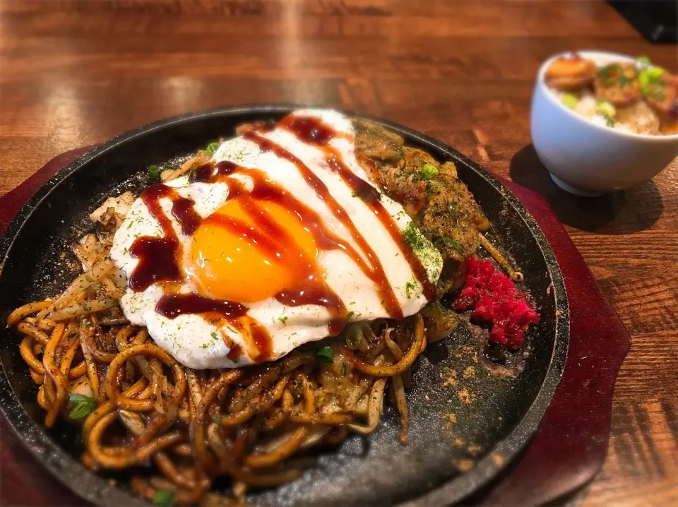 Snapdishの料理写真:煮込み厚切り豚バラ焼きそば|chan mitsuさん