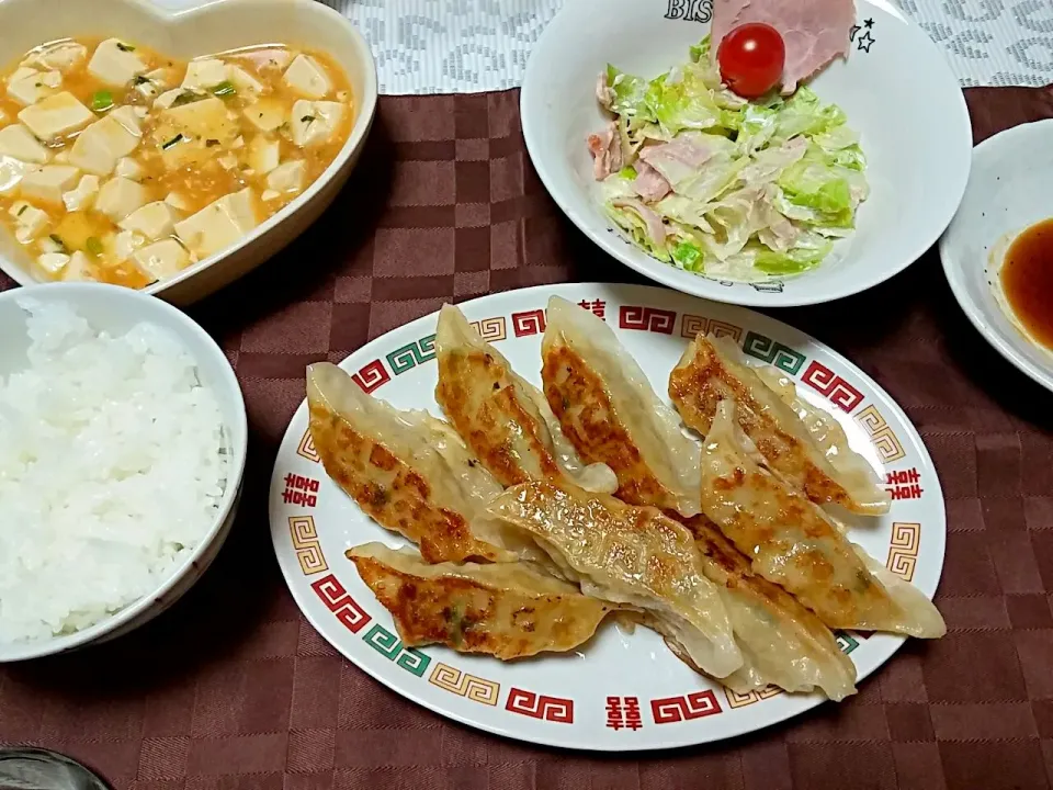 餃子
麻婆豆腐
サラダ|かなりんさん