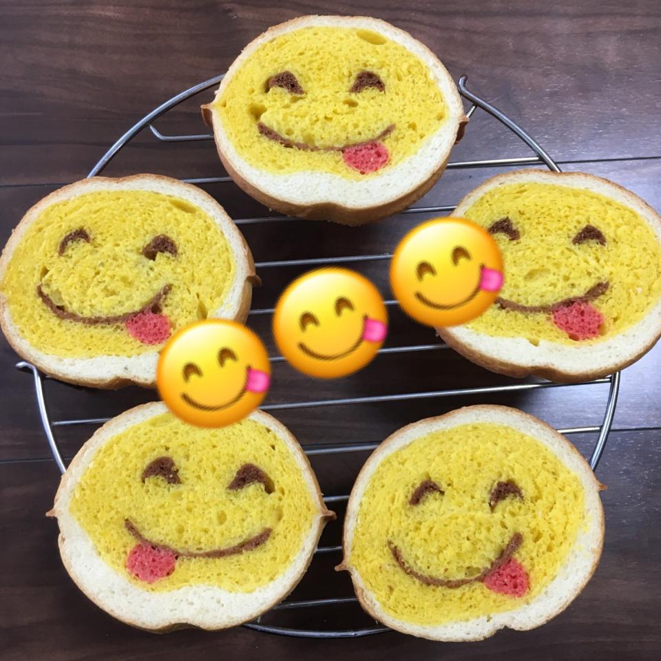 絵文字のイラストパンアートぱん 食パン イラストパン 手作りパン パン おうちパン デコパン 絵文字 笑顔笑顔いっぱい Izuyo Snapdish スナップディッシュ Id Mvzoja