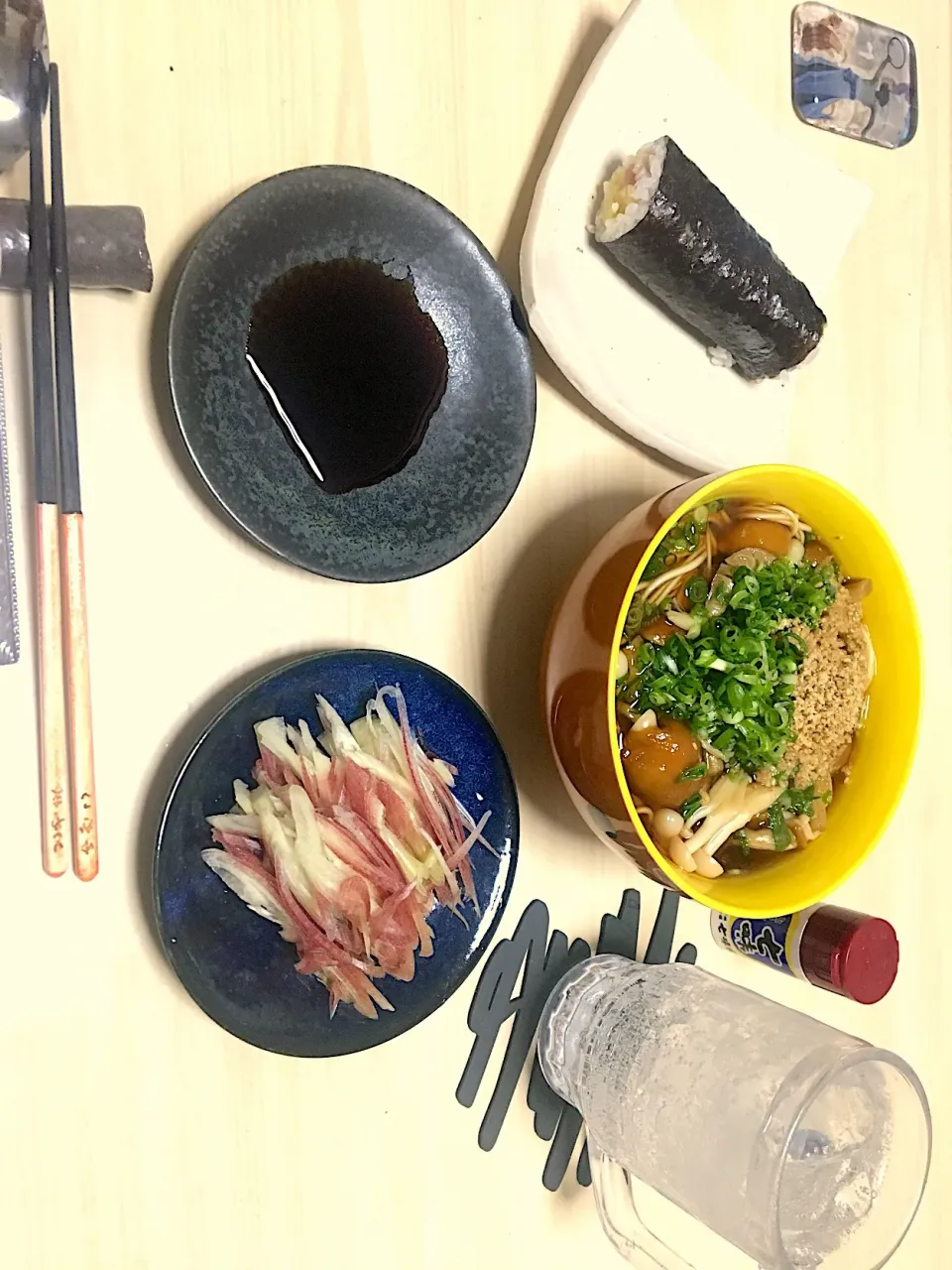 Snapdishの料理写真:きのこのにゅうめん、ミョウガ切ったの、トロタク巻き|Yukako  Toyamaさん