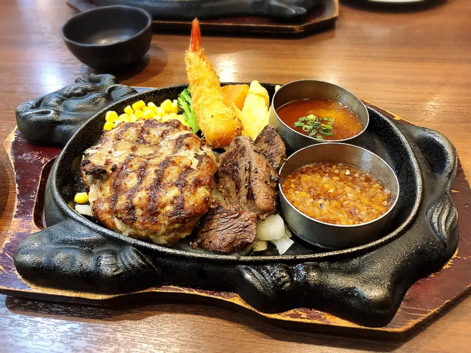 Snapdishの料理写真:ハンバーグステーキ|Kashimanakitchenさん