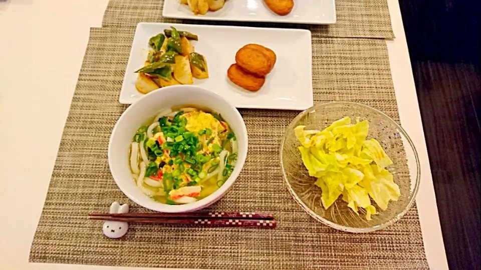 今日の夕食 かき玉うどん、さつま揚げ、焼きかぶとピーマンのマリネ、キャベツサラダ|pinknari🐰🌈さん