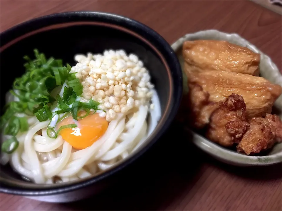 うどん屋さんのような夕飯
・温ぶっかけうどん
・いなり寿司
・とり唐揚げ|まるちゃんさん