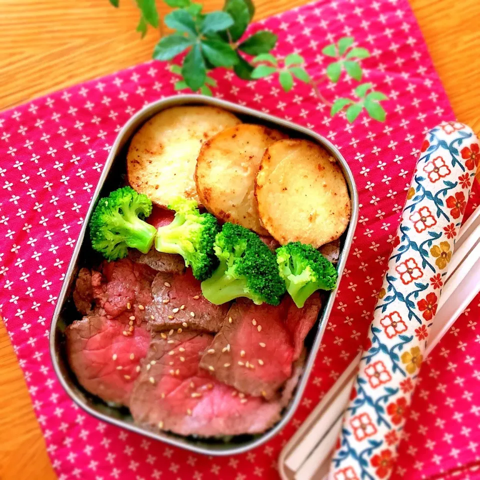 ローストビーフ弁当🍖|もなかさん