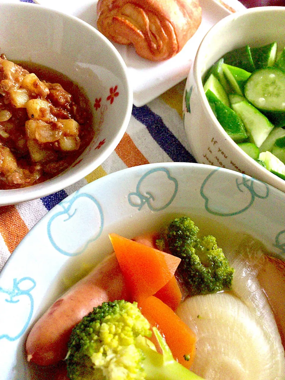 🍀新玉ねぎのまるごとスープ
🍀キーマカレー
🍀きゅうりの洋風お漬物|まりんさん