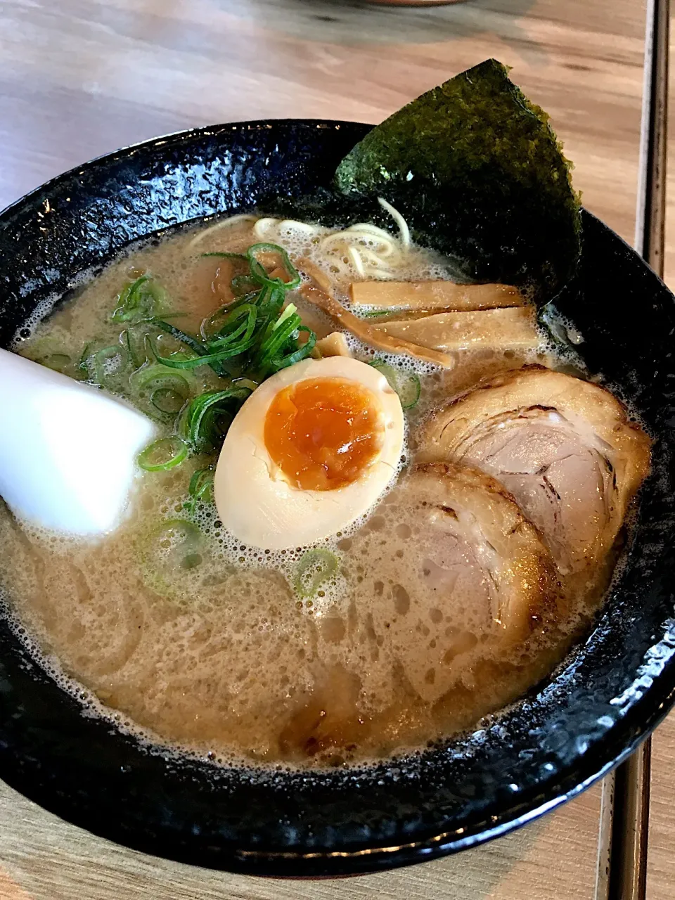 若虎  こってりラーメン|もにもにかさん