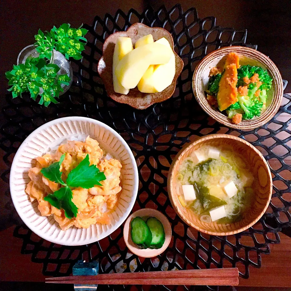 ❀親子丼
❀ブロッコリーとかぼちゃのピーナッツ和え
❀豆腐とわかめとねぎの味噌汁|はらしおりさん