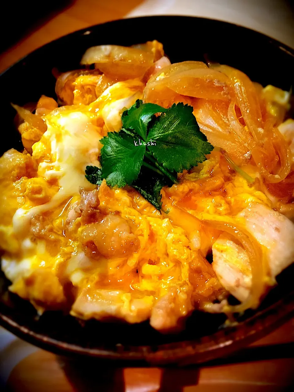 #親子丼
お出汁タップリ沁み沁み新玉ねぎが、1番のご馳走〜（笑）|KOZUEさん