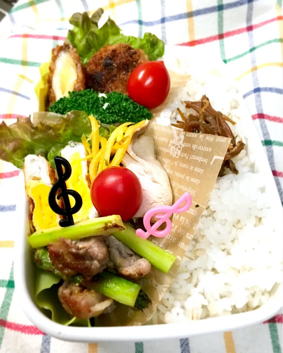 Snapdishの料理写真:今日のパパ弁当は肉じゃがリメイクコロッケのお弁当💕|key♪さん