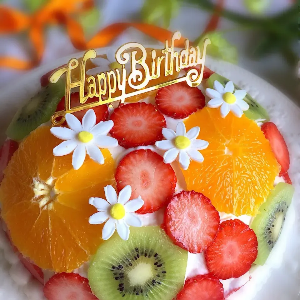 Snapdishの料理写真:🍊🥝🍓水玉ケーキでHappy Birthday🍊🥝🍓|lily_lily821さん