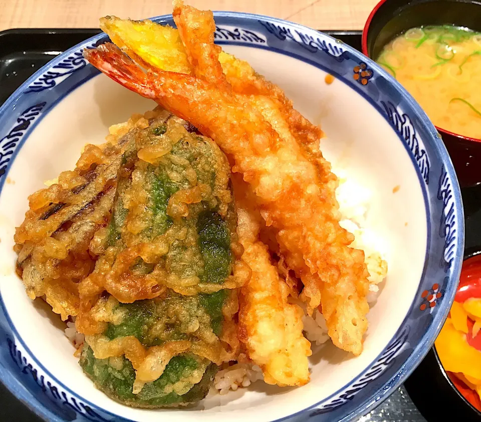 Snapdishの料理写真:天丼（味噌汁付き）|ゆうじ.さん