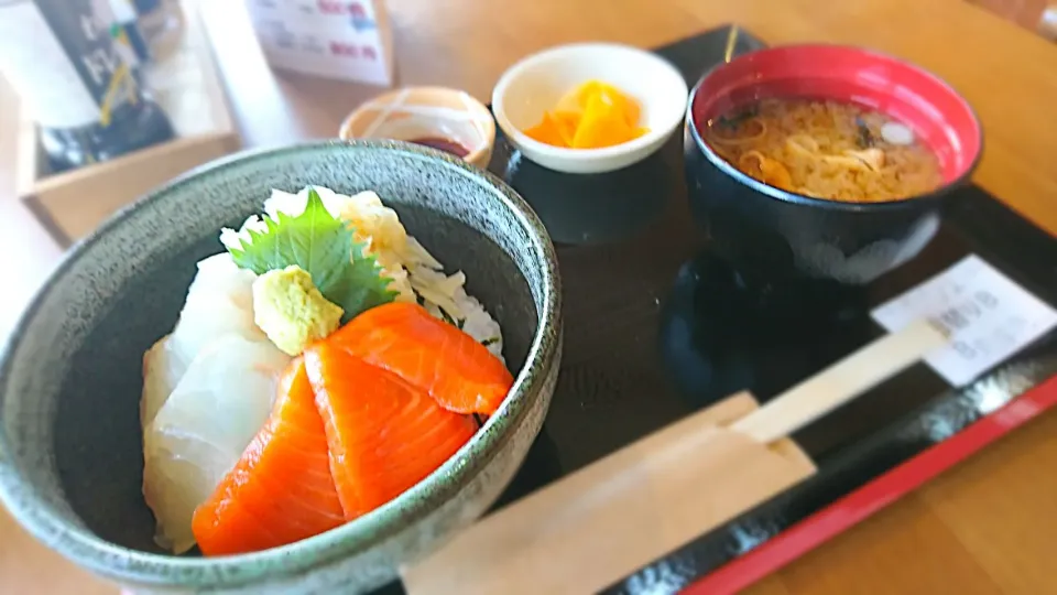 Snapdishの料理写真:旦那ﾁｬﾝが食べてた日替り定食|こむぎさん