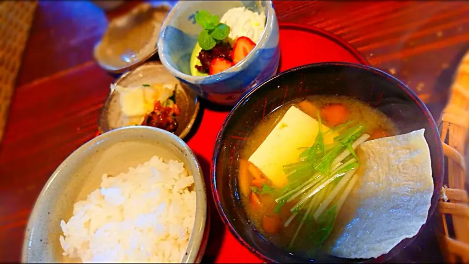 Snapdishの料理写真:湯葉のお味噌汁＆ご飯＆お新香＆諸味味噌＆抹茶プリン🍚🍵|メイメイda.さん