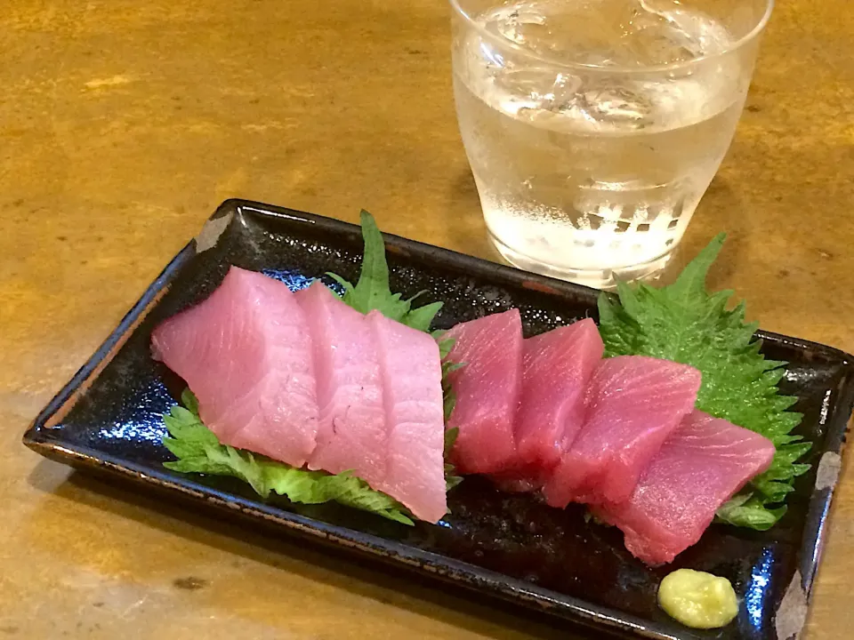 Snapdishの料理写真:八丈島のキハダマグロとカツオ|マユマユさん